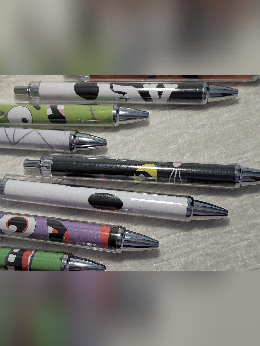 Halloween Patterned Click Ballpoint Pens -Black Ink Set Of 8 - Picture 3 of 7